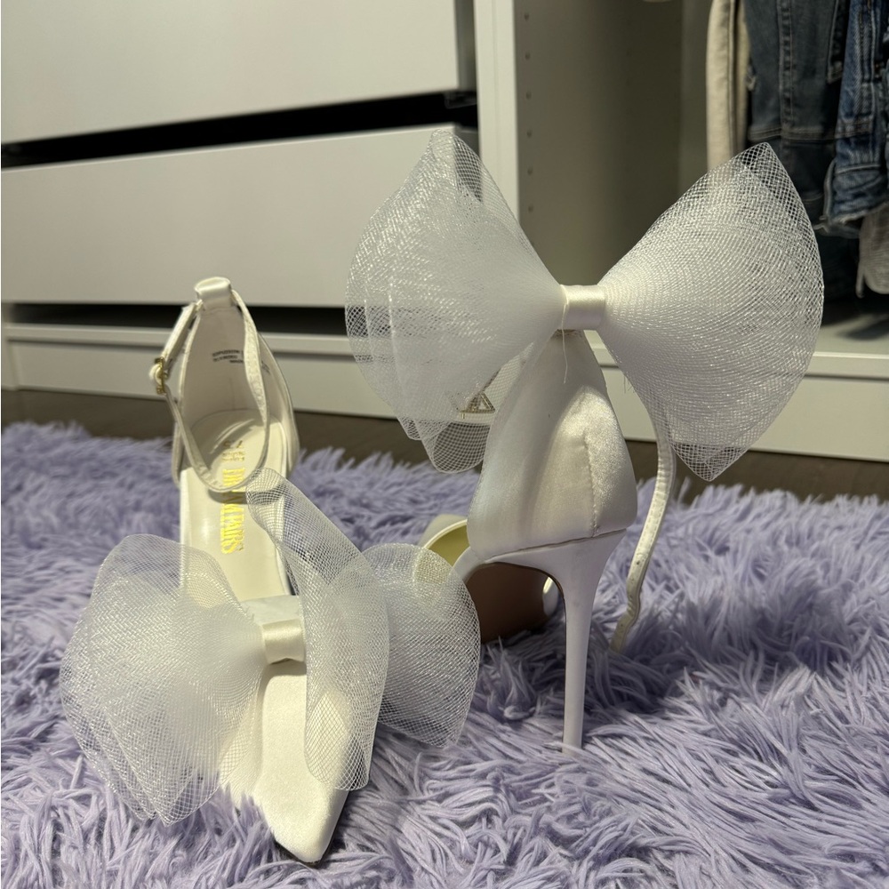 Bow heels new